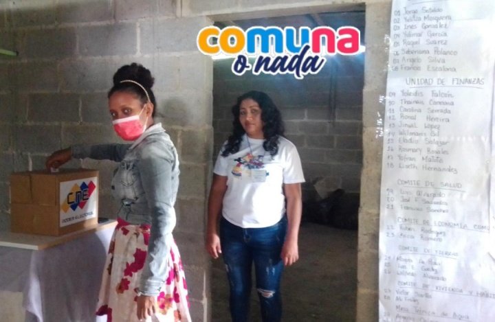Mpcomunas_Lara's tweet photo. #13Nov

Desde el 
Municipio #Palavecino
Parroquia #AguaViva

Se realizan con éxito elecciones en el Consejo Comunal #7DeOctubreLaVictoriaPerfecta acompañados de @FunComunaLara22 desde #Lara avanzamos en la organización del pueblo orientado por @jaarreaza

#LeerEsVida
#ComunaONada https://t.co/UWf0MhHWGL