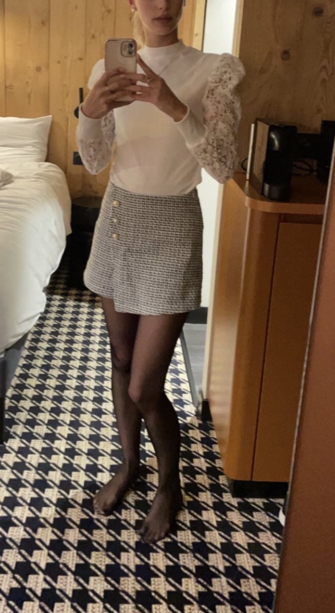 maitresseophe's tweet photo. Après 2 h de jacuzzi je suis prête pour aller me délecter d’un repas raffiné… et faire tourner la tête des cuisiniers 🤣❤️

A vos CB les putes ! 39€ le repas hors de question qu’un centime sorte de ma poche ou de celle de mon soumis il a déjà fait plus que son taf 🐷 https://t.co/p8gx3usqya