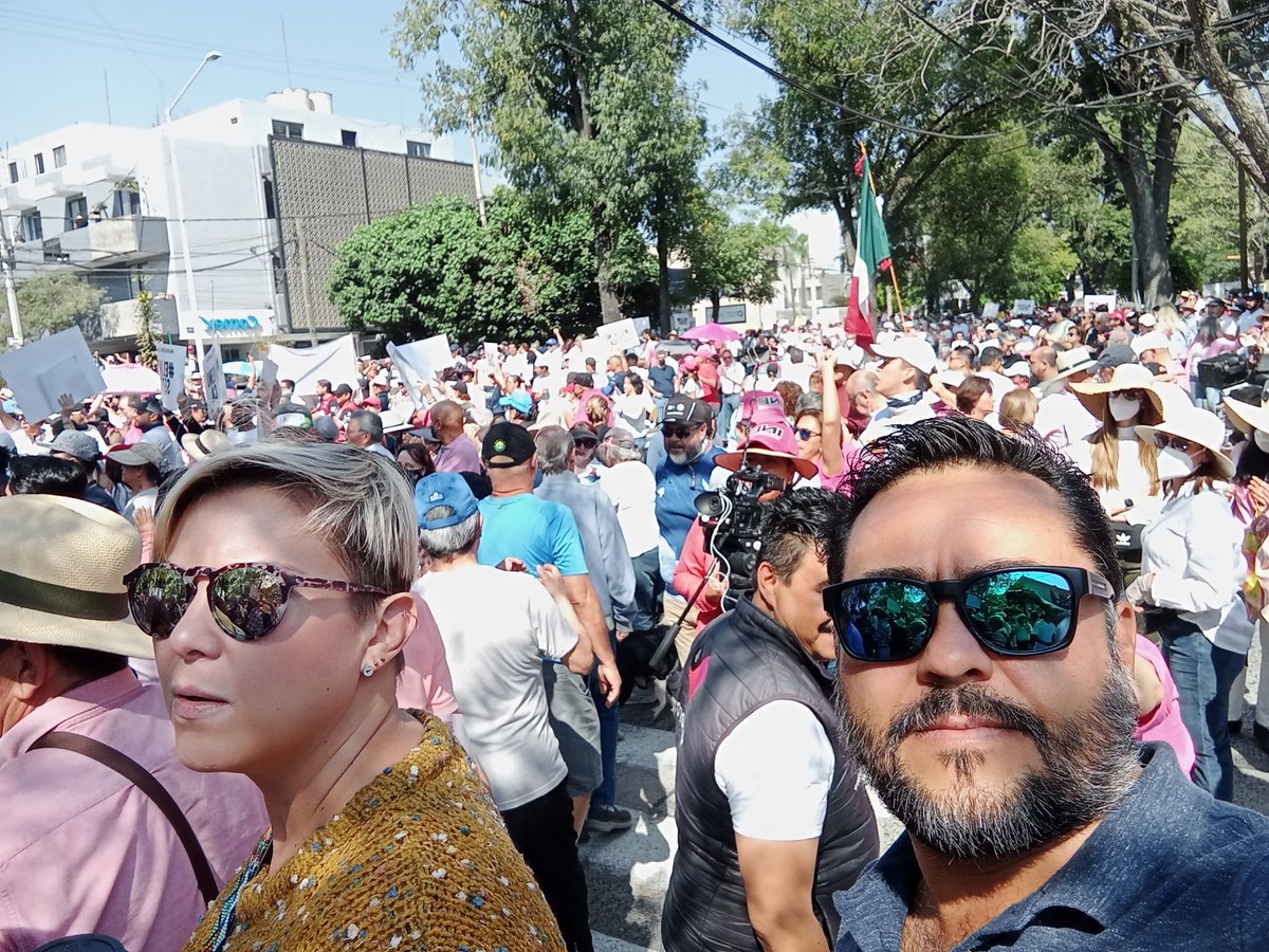 LuisCubero15's tweet photo. Yo defiendo al INE https://t.co/pLkbWl1FSi
