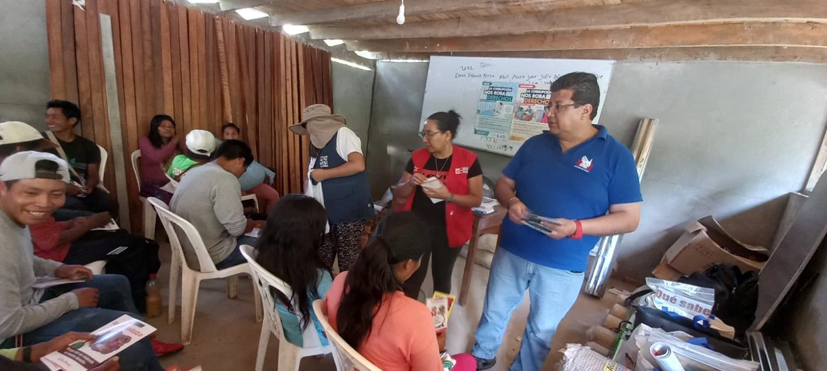 Defensoria_Peru's tweet photo. #LaConvención #Cusco Junto con la ONG Ayni Desarrollo y el CEM #Kiteni, llegamos a la comunidad nativa de Aendoshari para brindarles una charla sobre sus derechos fundamentales como comunidad mashigenka, violencia de género y la ruta de atención. https://t.co/elvc6DWEOq