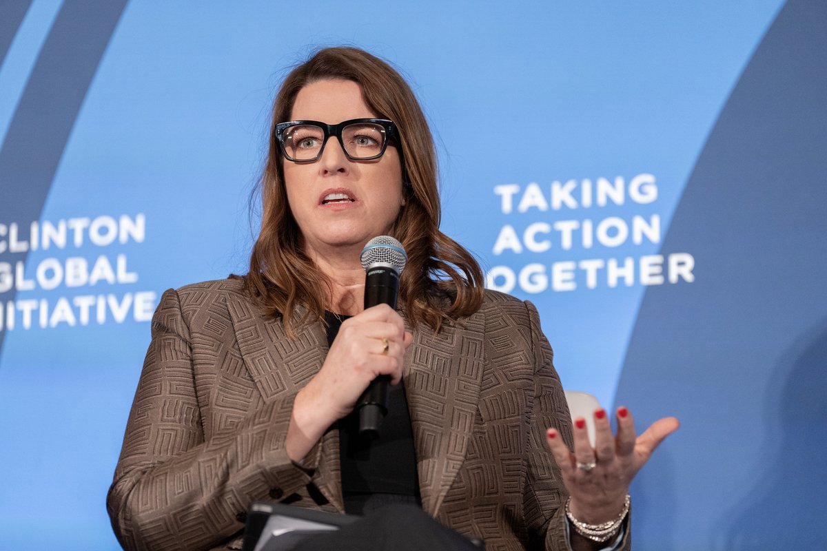 ClintonFdn's tweet image. &quot;We need to invest in communities on mitigation, adaptation, resiliency. We need to invest in nature-based solutions.&quot; —@KaraHurst at #CGI2022
 
As leaders converge on #COP27, we’re looking back on community solutions that keep the focus on tangible climate action.