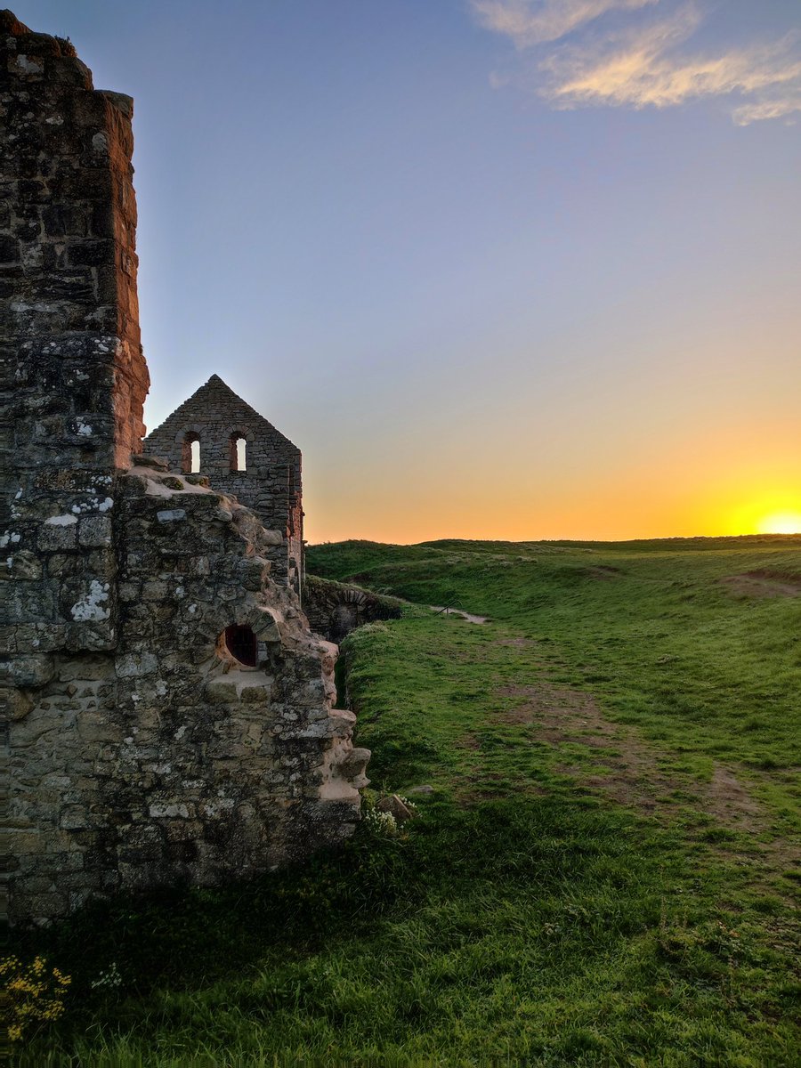 aureli72's tweet photo. Chapelle Sainte Anne sur l'île de Batz
Site web: gite Les Ormeaux Ile de Batz https://t.co/eV9Mxx3vyX