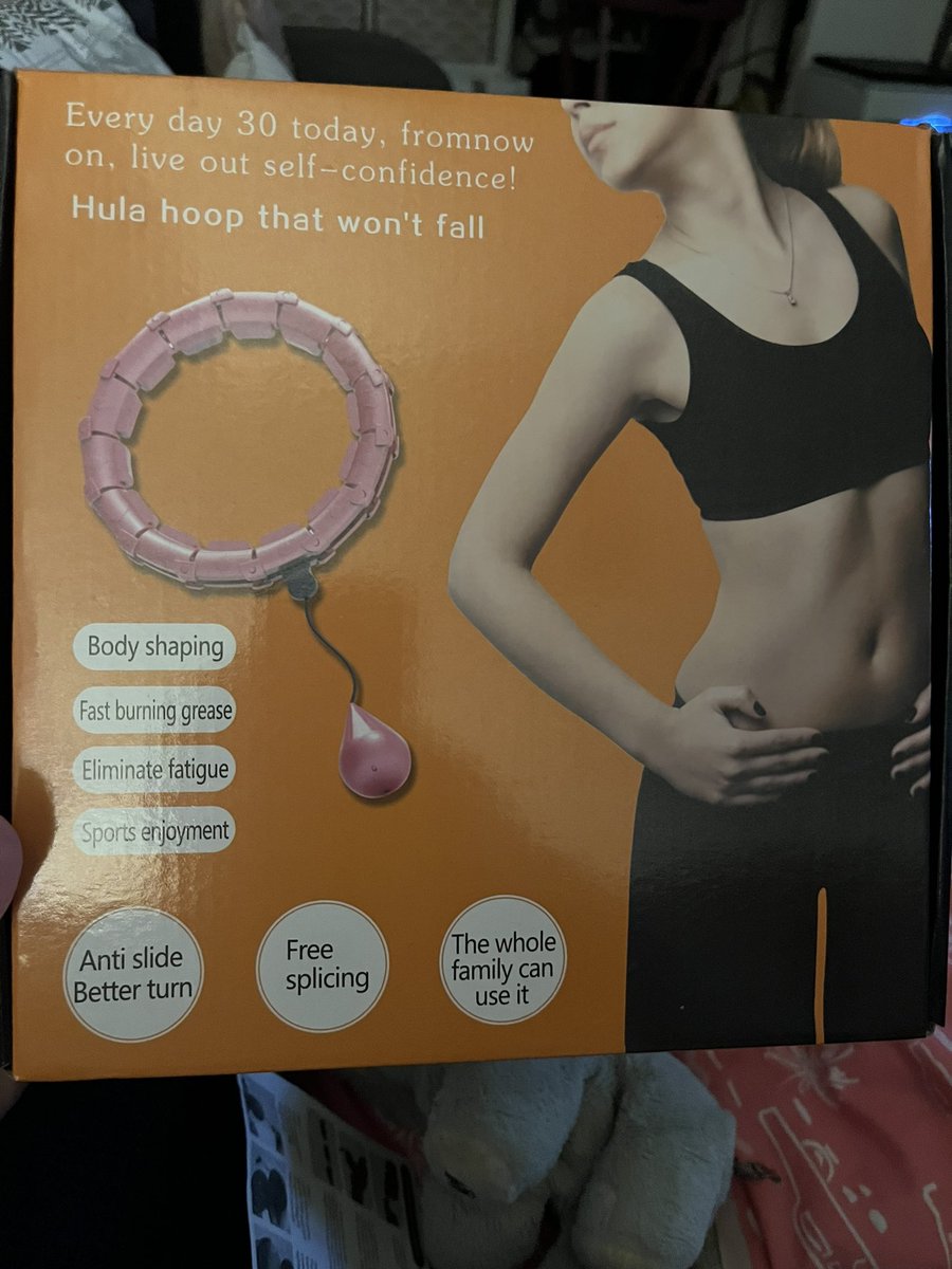 Rachelina16's tweet image. For a bit of fun and to try some cardio at home #weightedhoolahoop #homeexercise Might not last 30 minutes every day but hopefully I can build up my time!