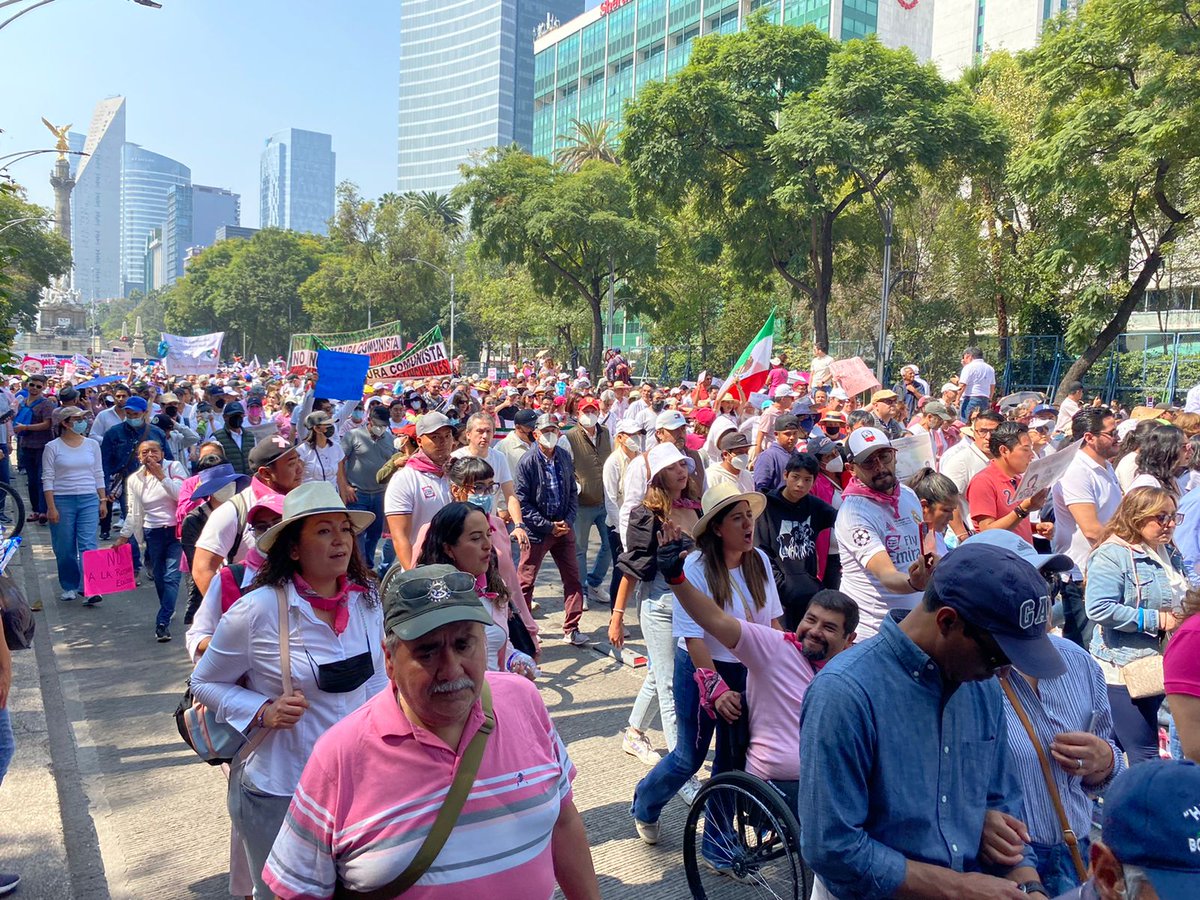 DanyAlvarezca's tweet photo. NO somos uno, NO somos 100 ¡pinche Gobierno CUÉNTANOS BIEN! @lopezobrador_ @Claudiashein @adan_augusto @martibatres https://t.co/UCxoI5rFat