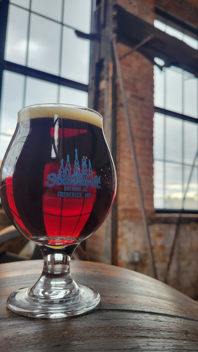 SteinhardtBrew's tweet photo. TODAY! We've got Brett Buehler from 2-5PM playing your favorite tunes, and 50/50 Food Truck providing the good eats! We're open till 8, so come on in and escape the cold with us! https://t.co/cjmQJLJPY9
