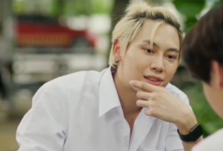 Dramas4thewin's tweet photo. I love that #WinTeam starts off as a beneficial relationship but then becomes a dependency neither can do without. 

Destiny doesn't need words. 

I don't think anyone's getting bored anytime soon, Team. #BetweenUsEP2 #BetweenUsTheSeries https://t.co/JN4wtBMDVX