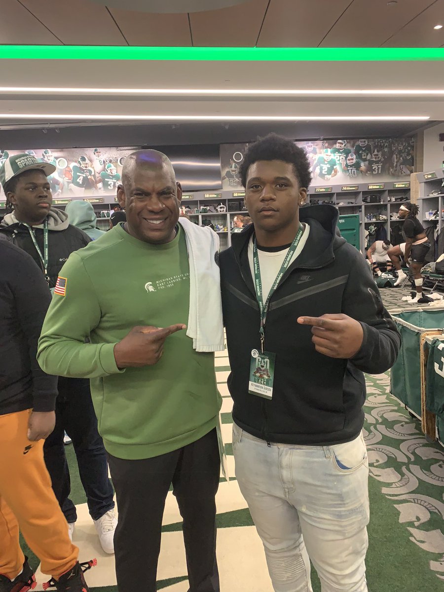 I would like to thank coach <a href="/VickersonKevin/">Kevin Vickerson Sr</a>  and @Coach_mtucker  for a great recruiting visit☘️🤍