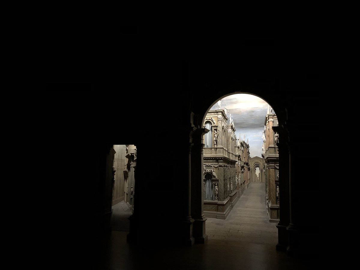 massimilianimrc's tweet photo. La meraviglia (seconda parte)

#vicenza #palladio https://t.co/O0xYt9XxFV