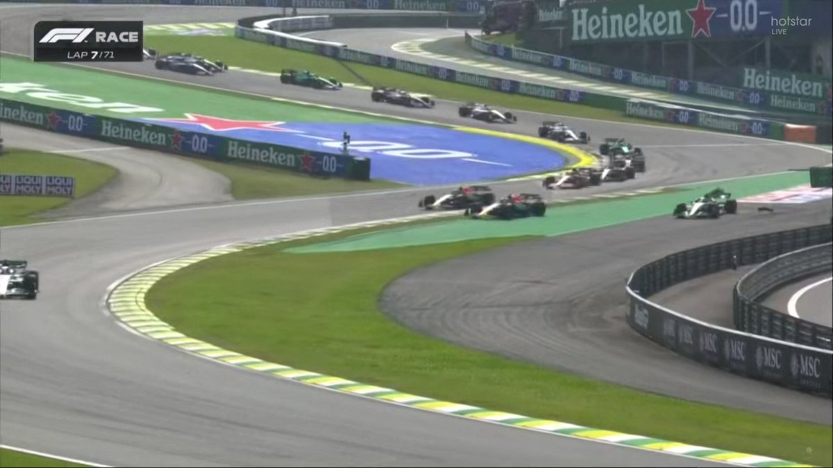 ferventmsports's tweet photo. Dramatic start after the safety car https://t.co/3SvFe0Dz6f