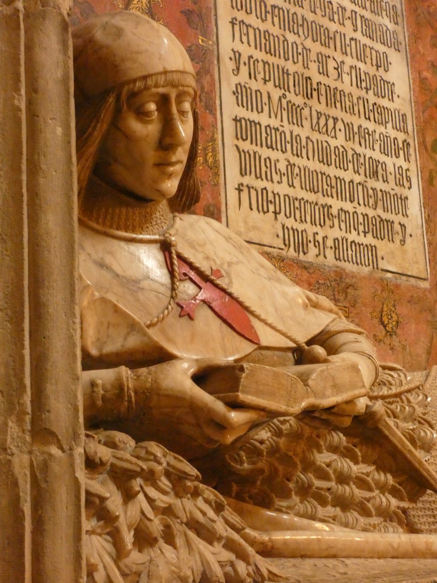 Carlos_M_Paulos's tweet photo. Hoy, visitando en @AytoSiguenza la exposición #aTempora y el Museo Diocesano @obsigu vuelvo a descubrir la importancia del #libro para el arte religioso y la cantidad de representaciones suyas que hay en todo tipo de creaciones artísticas: tapices, talla, escultura y pintura. https://t.co/qaek6AgvQU
