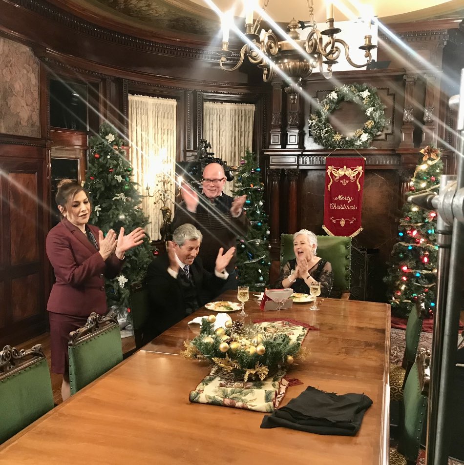 MarkusBHill's tweet image. Sounds like my Sunday night just got busy! #MyChristmasPrince ⛄️ @AlexisKnapp @ChelseaGilson @bradbenedict @C_Shaughnessy @AlexanderCallum #MarinaSirtis @SamIrvin8 #JaneCarr #ParkerStevenson #PamelaSueMartin #TylerClark