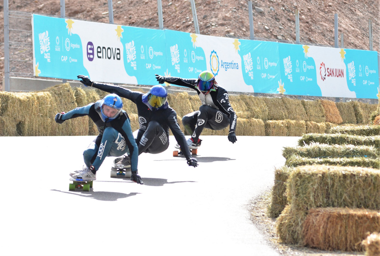 EdsonAdrenanews's tweet photo. O skate nacional fechou, sua participação nas disputas pelo World Skate Games Argentina 2022. Acessem: https://t.co/kglzpba1JH e confiram! Yan, Bruno e Tiago. #adrenanews #skatenews #skatebrasil #skatebrasileiro #skateboard #sk8 #skate #skt #downhill #downhillspeed #streetluge https://t.co/PatxHF08yy