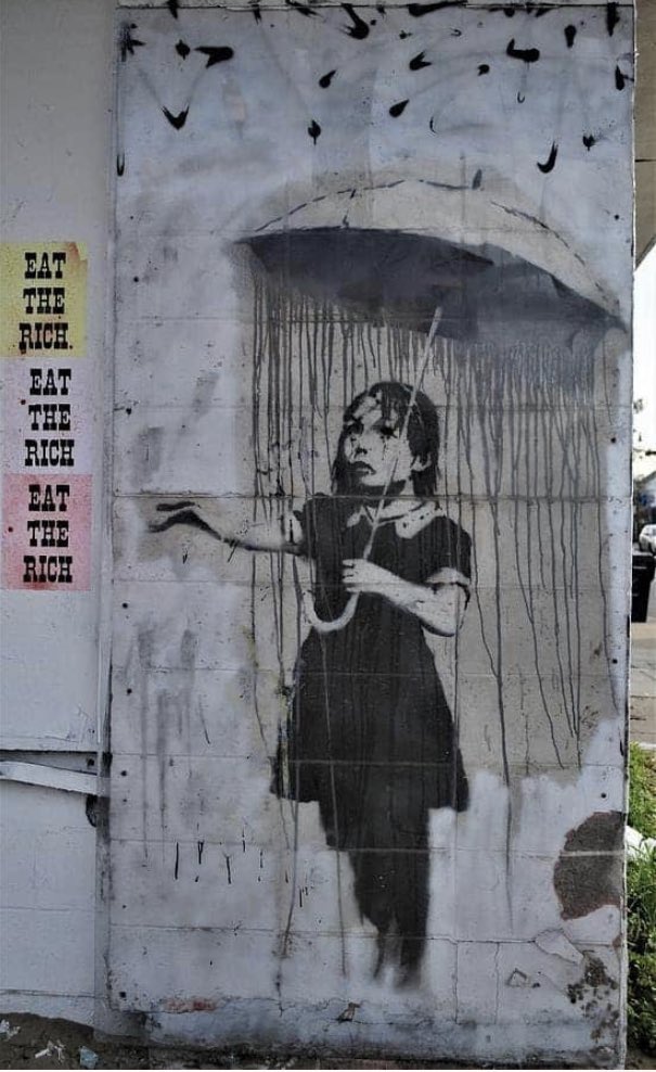 Ripley_Crank's tweet photo. #Banksy #StreetArt #art #artist #ArtisticofSociety #artwork #graffitiart #graffiti #artcollectors #EatTheRich 

Banksy: “Girl with umbrella” https://t.co/2vSFQurY3z