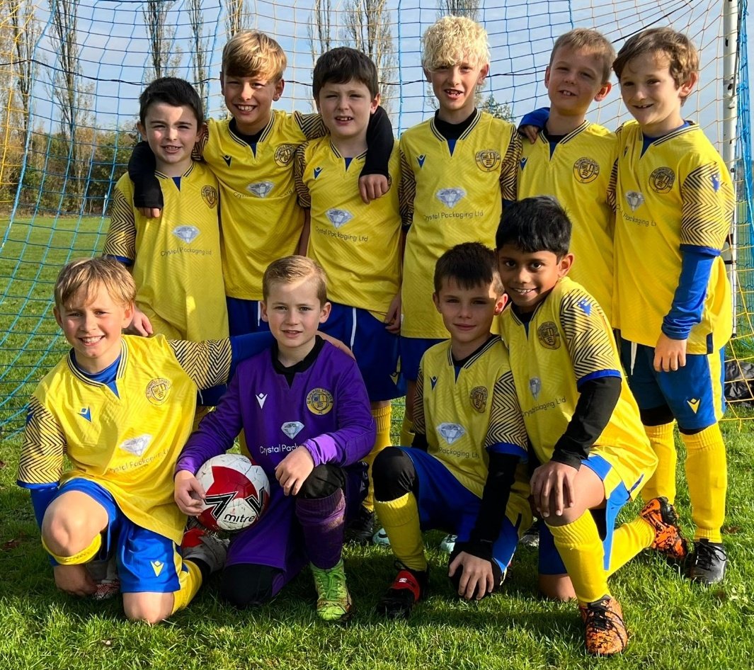 Our amazing under 9's had a fantastic performance today.
Lovely to see them playing great and looking great in their Crystal Packaging sponsored kits.