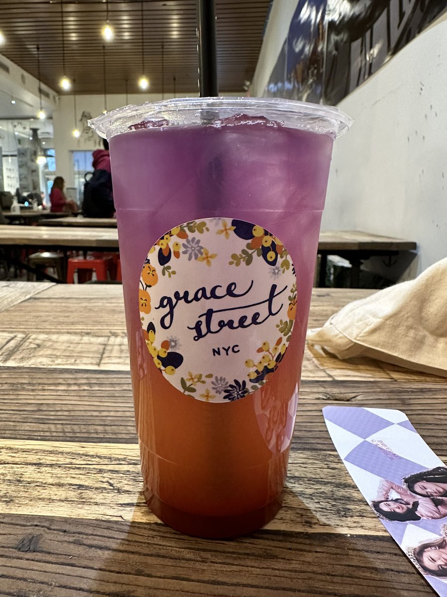 cinnatyun's tweet photo. cup sleeve for my girls 🫶🏻 

#ITZY_WORLD_TOUR #ITZY_CHECKMATE_TOUR #ITZYinNYC #ITZYinNY #ITZYinNEWYORK https://t.co/hu5GIByg62