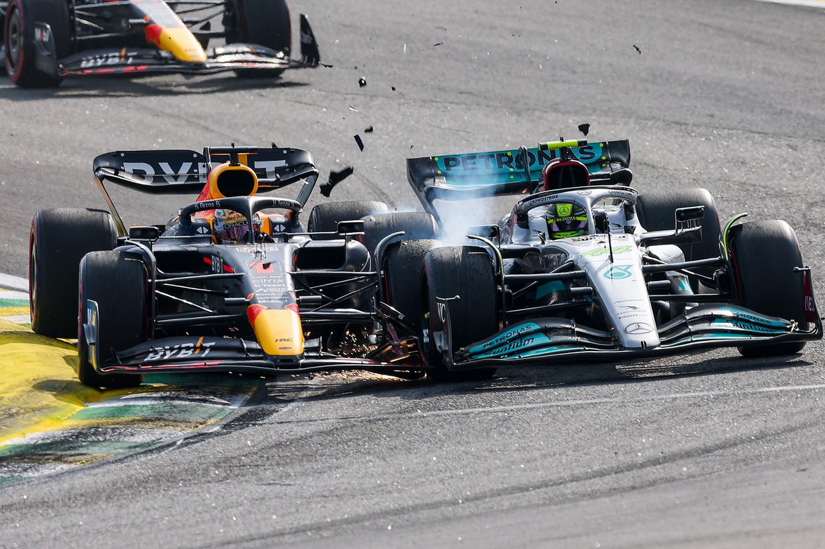 Motor_Sport's tweet photo. Moment of impact.

Peter J Fox/Getty Images https://t.co/jWaEnfbxEd