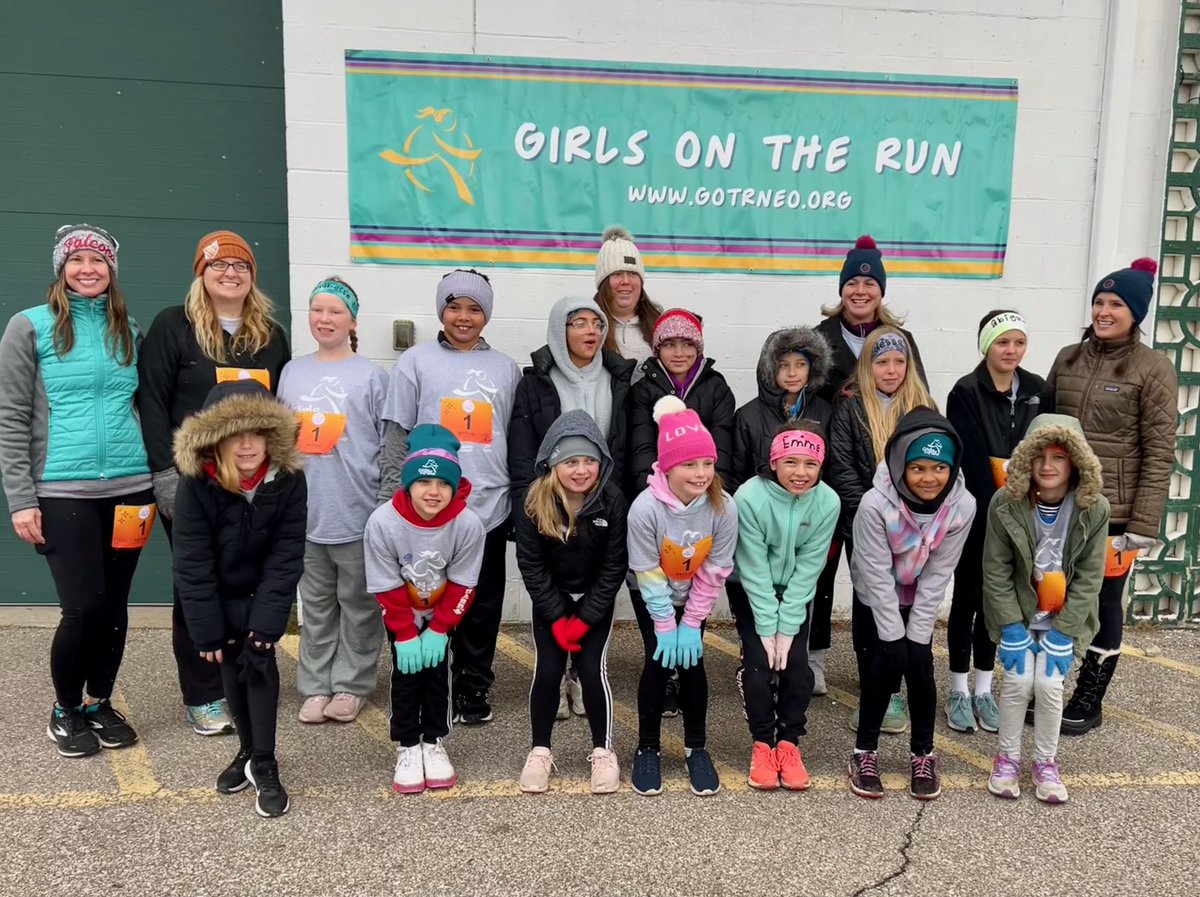 SuffieldE's tweet photo. Our Girls on the Run team did great at their snowy 5k this morning! Thank you coaches for making this possible for our students! #wearefield #lovesuffield https://t.co/b0lLCk7LNc