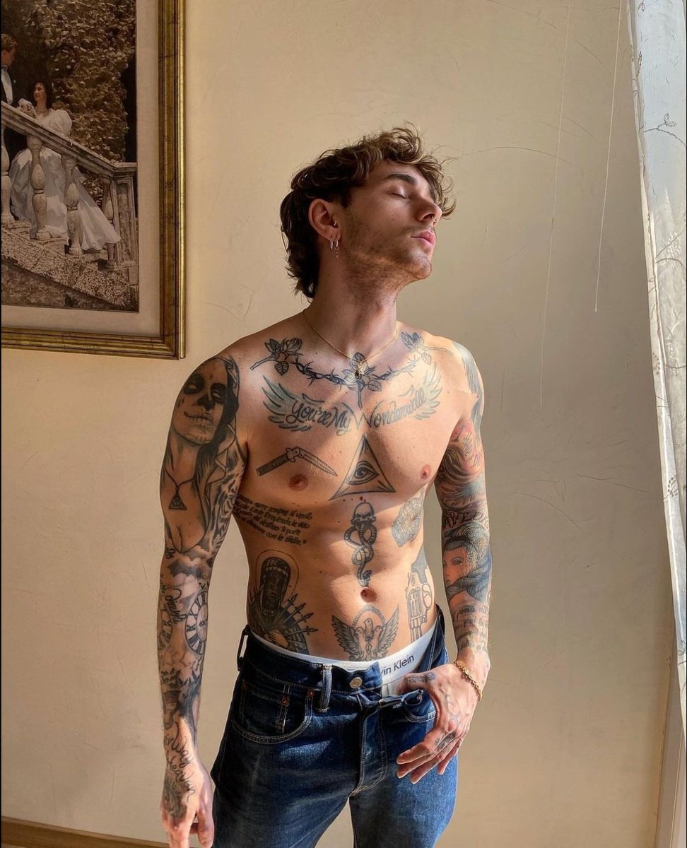 oikawatto's tweet photo. ︎ ︎︎ ︎ ︎ ︎
¿cuánto vale hacer el amor?
#seductivehq
#seductivesunday https://t.co/mRK9SDBDio