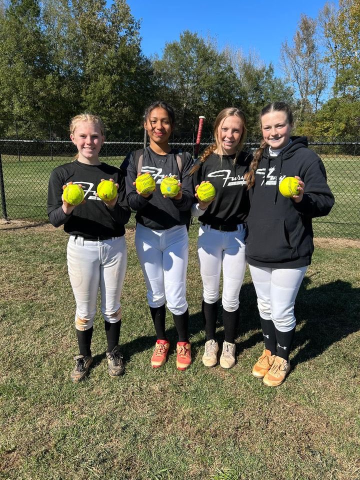 FuryWalker's tweet photo. Dropping 💣s in game one!!! See y’all game two at 2:00! 3-1 on the weekend at Stars over Miss! 
Leila Ray 2027, Taysha Isaac 2027 ￼
Shelbie Britt 2026, Kayden Dunn 2026 #platinumproud #starsovermiss https://t.co/5rmAoe0js4