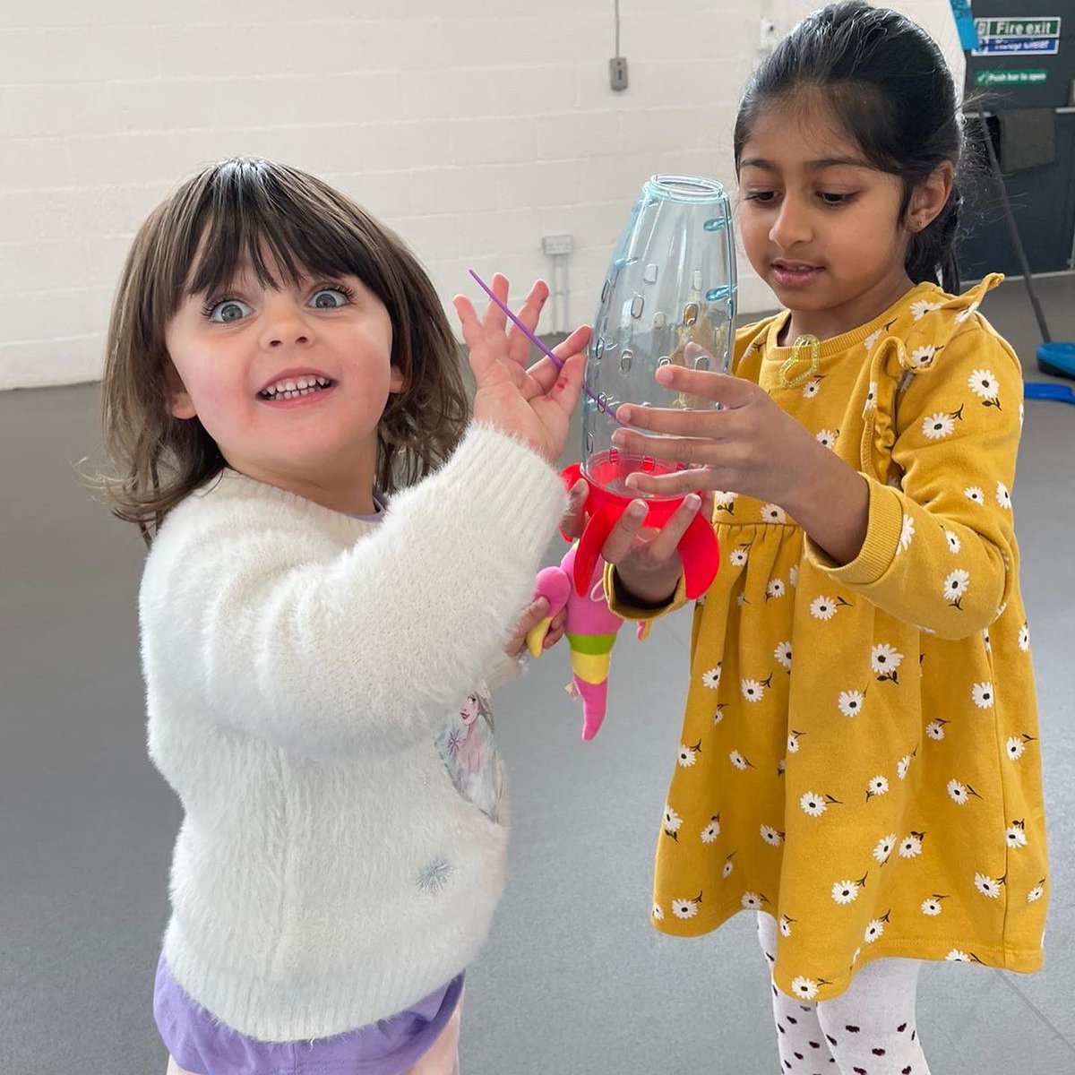 MollysGift6's tweet photo. We will remember them ❤️ the children created a poster yesterday for #RememberanceDay at our #SaturdayClub 🌺

We love teaching new things in a fun way! We got active &amp; played Boccia &amp; Badminton 🏸 followed by some spaghetti &amp; sandwiches 😋

#MW6
#MollysGift
#ToHelpEveryoneSmile https://t.co/OfApRqg2Tp