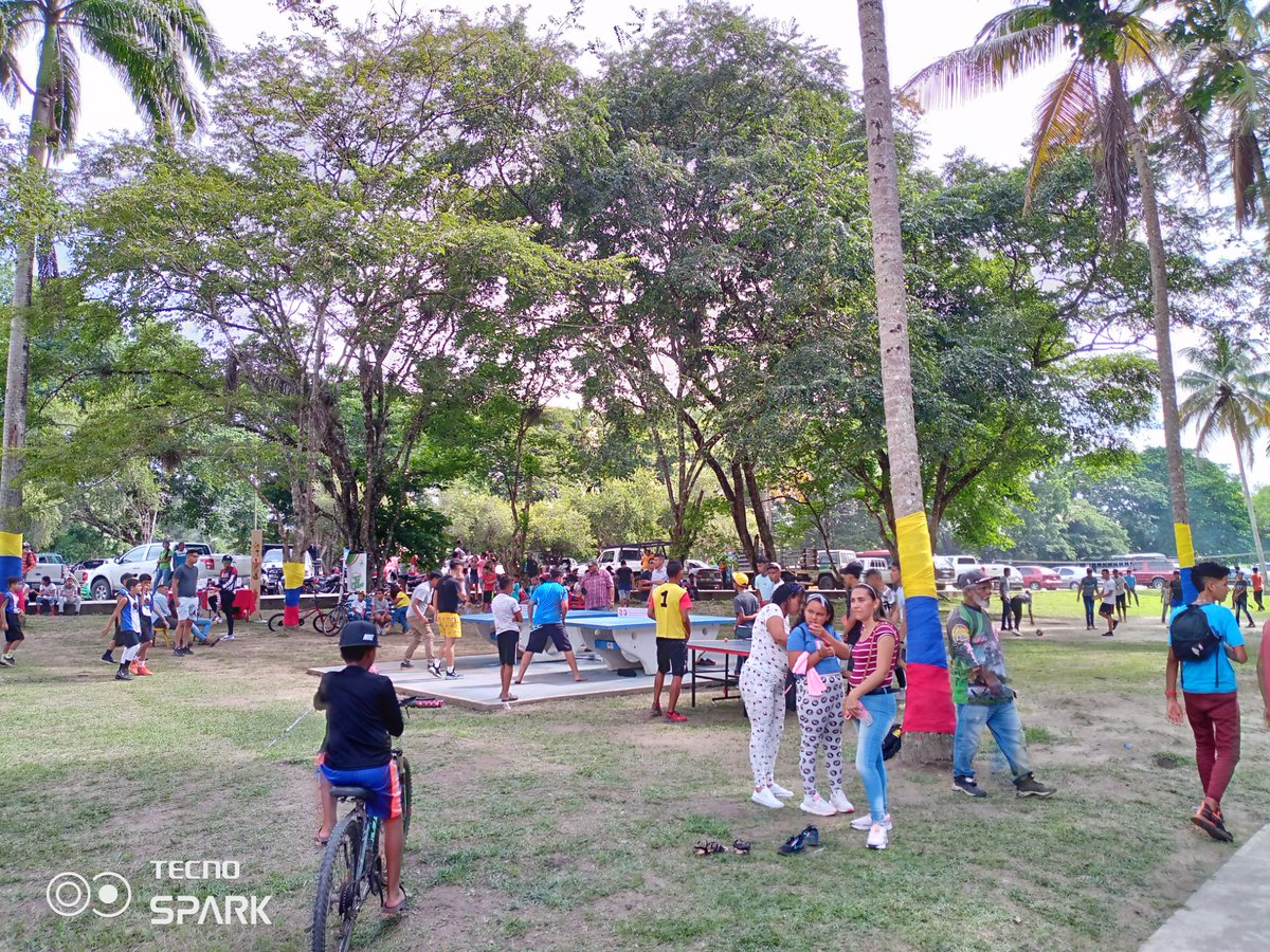 SoyClapSP's tweet photo. Gran reinauguración del parque recreacional Las Mayitas en Sarare municipio Simón Planas, gracias a la gestión del alcalde @AngelPradoSP contando con la presencia del ministro del ecosocialismo Josué Lorca #TurismoEnFamilia @dcabellor @NicolasMaduro @PartidoPSUV @Clap_Nacional https://t.co/gSq3e9CDT5