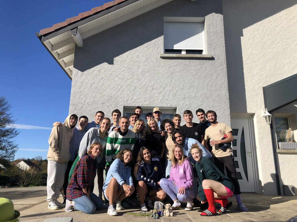 Riche week-end de formation pour le <a href="/stapsbisontin/">BDE STAPS BISONTIN</a> 

J’ai eu l’occasion de former une équipe soudée et motivée sur plusieurs thématiques : 
   - Communication interne
   - Les positions et les projets de l’<a href="/ANESTAPS/">ANESTAPS</a> 
   - Enjeux des élections

Ici c’est Besac ! 🔴⚪️