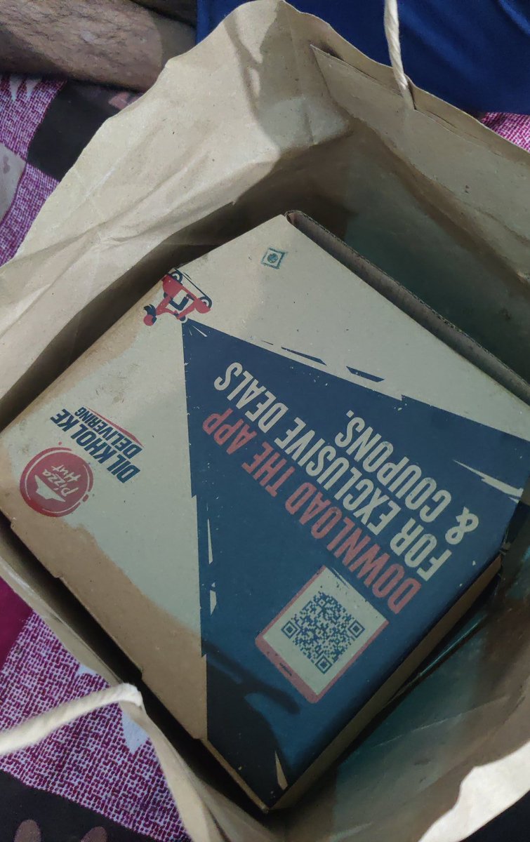 StandupIndian's tweet photo. @zomatocare  my colddrink is missing please refund my money https://t.co/ZulOl1AMZb