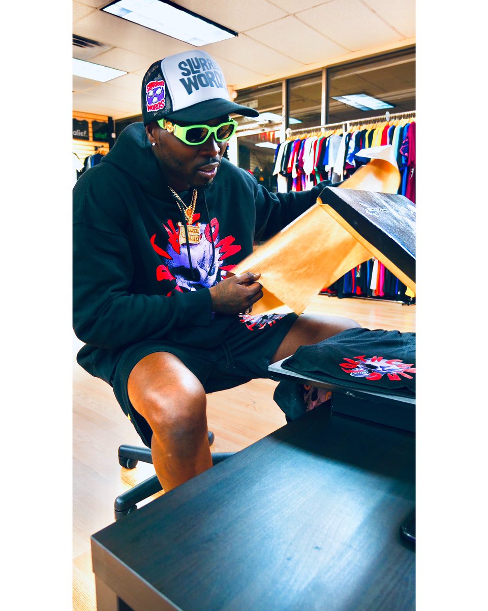 GhostDaPreacher's tweet photo. Futuristic 🔮

Forthcoming my latest street brand! https://t.co/QIw3ajXy4A