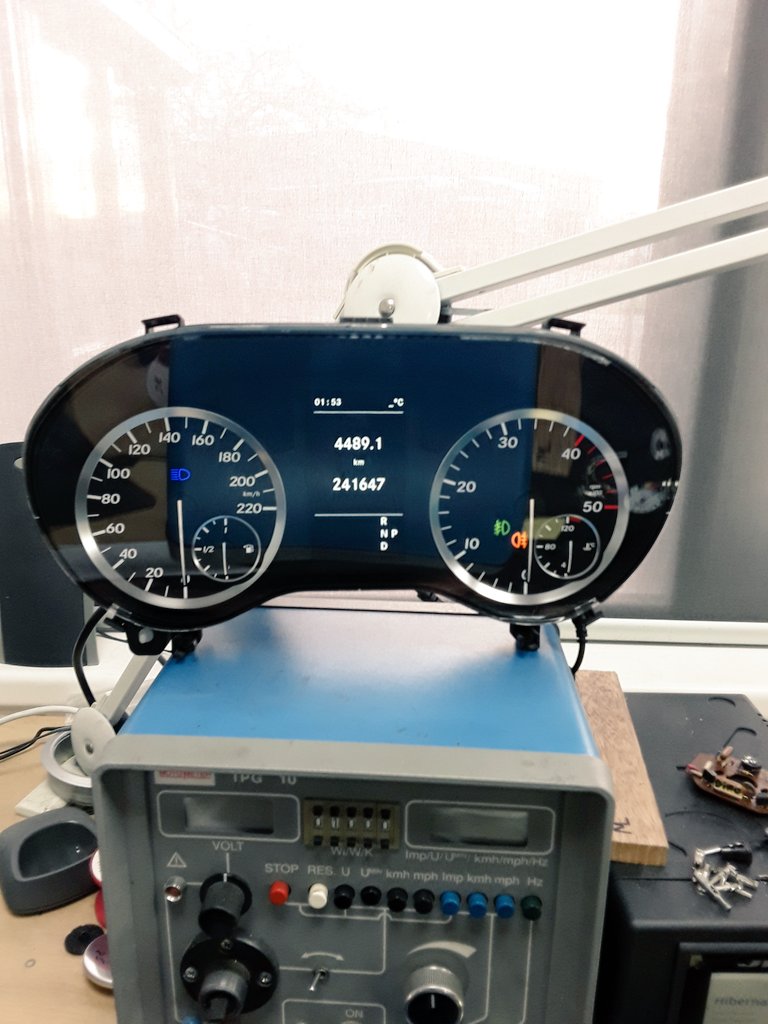 InfoInstruments's tweet photo. Mercedes vito display reparatie geslaagd. https://t.co/uDVgK2Cp70