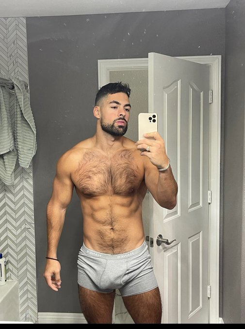 Natural selfies 🤩📸 https://t.co/TwrCu8N56I