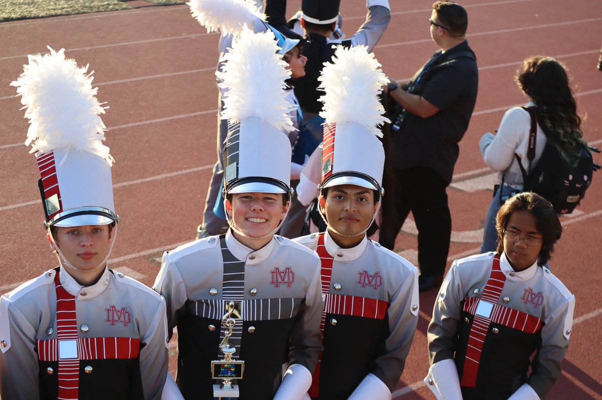 Materdeiband's tweet photo. #WeAreMD #HonorGloryLove #MaterDeiHighSchool #materdeimonarchs #instrumentalmusic #marchingband #materdeimarchingband #materdeiinstrumentalmusic #mdinstrumentalmusic #mdmarchingband https://t.co/lgUP7F3EfR