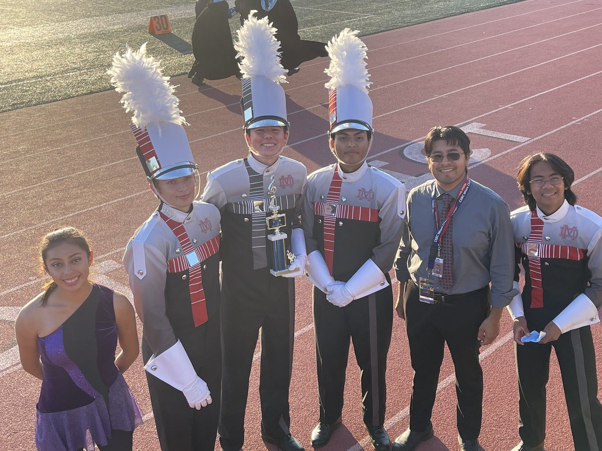 Materdeiband's tweet photo. #WeAreMD #HonorGloryLove #MaterDeiHighSchool #materdeimonarchs #instrumentalmusic #marchingband #materdeimarchingband #materdeiinstrumentalmusic #mdinstrumentalmusic #mdmarchingband https://t.co/lgUP7F3EfR