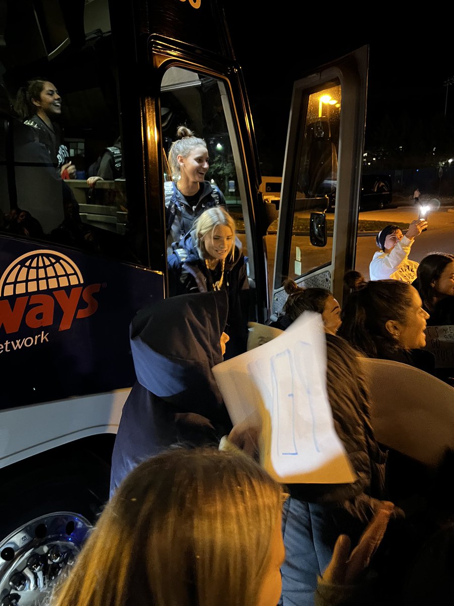 PennStateFH's tweet photo. Thank you everyone for the warm welcome back to Penn State! 🤍

Such an amazing community! #OneTeam https://t.co/hWe6US1v76