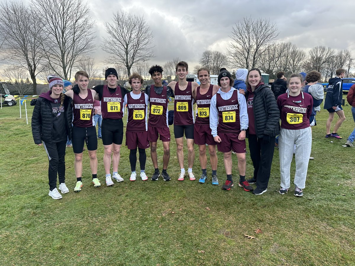 Congrats to our boys and girls teams today on their fantastic finish at the 3A divisional meet. Many personal bests for the season on a challenging course. Well done to Marcus Reilly (1st), Dylan Reilly (9th) who move on to states next week.