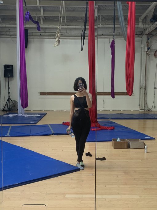 Yesterday was a good day. I exercised on circus hammocks. Ate hot pot with family. Updated My premium<a href="/tag/internationalwomensday"class="tags"><span>#internationalwomensday</span></a>
