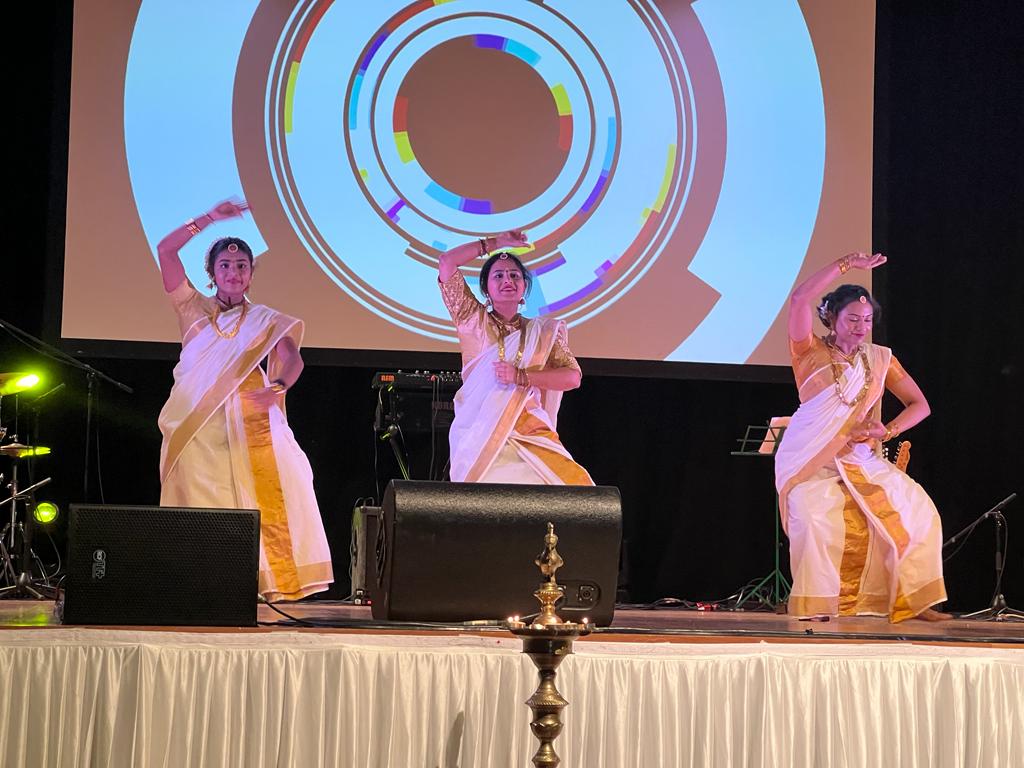 IndiainNZ's tweet photo. #AmritMahotsav
Diwali Festival celebrated in Lower Hutt, Wellington by Tamil Associations. The event truly represented the spirit of Diwali &amp; Indian traditions.  HC Neeta Bhushan, MP @ginnyandersen, MP @cjsbishop &amp; Dy Mayor @Tui_Lewis graced the occasion.
@MEAIndia @AmritMahotsav https://t.co/TnuC43BQQD