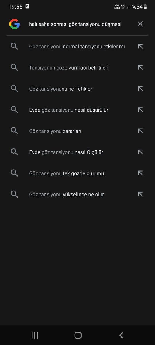 EnesAkller3's tweet photo. Evde sağlık problemi yaşadığımda doktora gitmek istemeyen ben. https://t.co/3rzwWXmzlo
