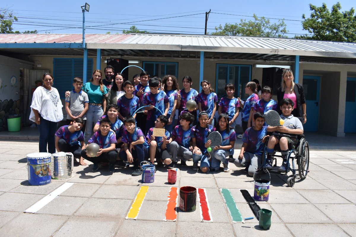 MariaJoseViola's tweet photo. ...con la mirada siempre puesta en ampliar los horizontes de oportunidades, desde una política de igualdad y calidad educativa en la ciudad de Córdoba.🤜🤛 

#CórdobaCapital #CadaDíaMejor
#EducaciónMuniCba #SubSecEducaciónMuniCba 
#MaríaJoséViola #ProgramaVIDA https://t.co/OdwzeWLZrc