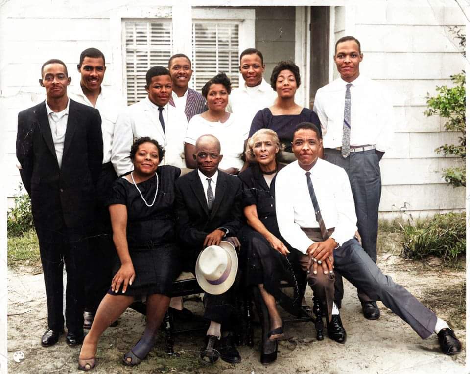 blkamericamerch's tweet photo. This is a restored picture of my great grandparents together with their 10 children, my grandaddy, great aunts, and great uncles in 1961 in Richmond County, North Carolina.
#LineageMatters #NCDOS #FBA https://t.co/48kBVTS81G