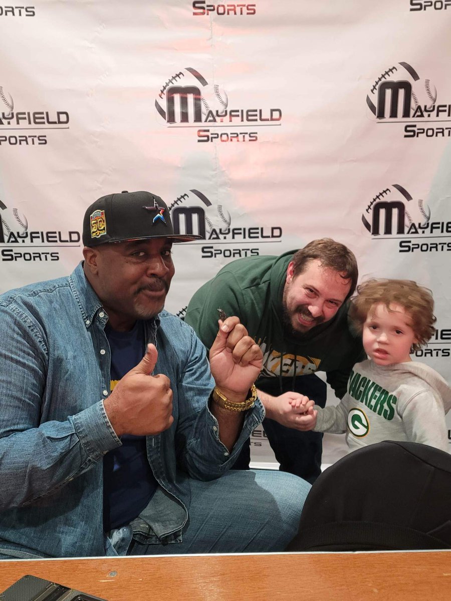 Robin Adams tweet media