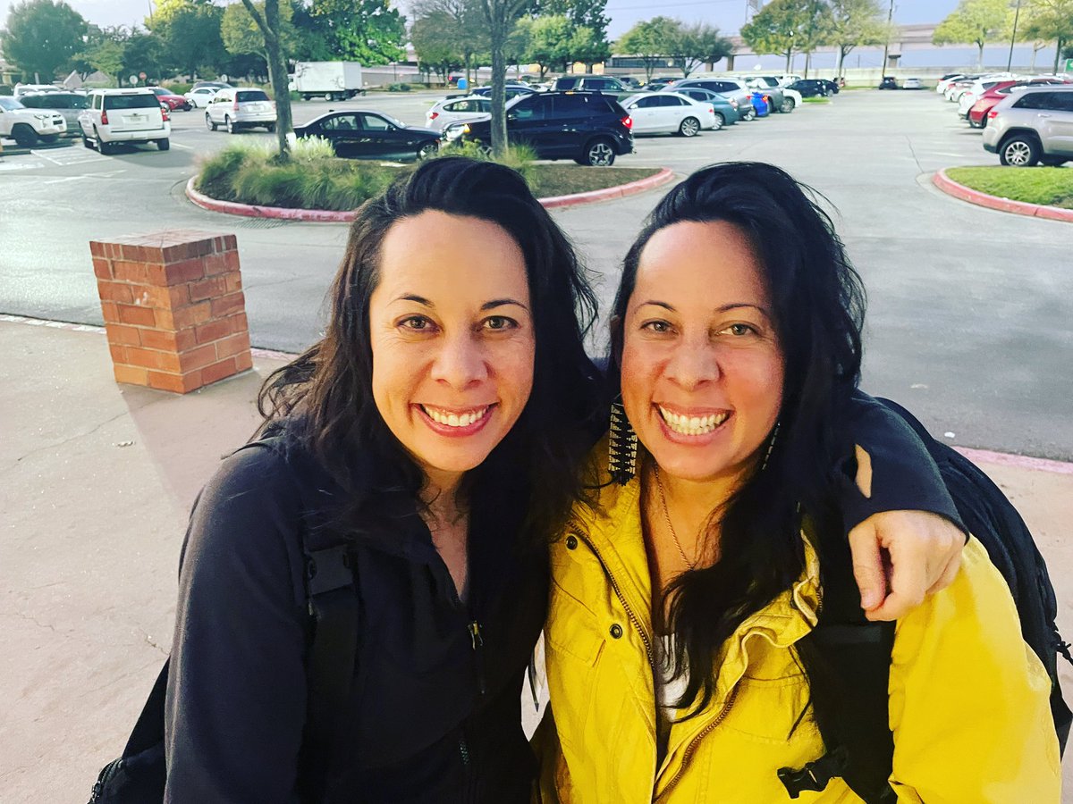 nikiacosta's tweet photo. When you’re shopping for a bag at @WholeEarthProv and run into your twin… who also happens to be shopping for a bag. #twinproblems https://t.co/1PhGmNoE60