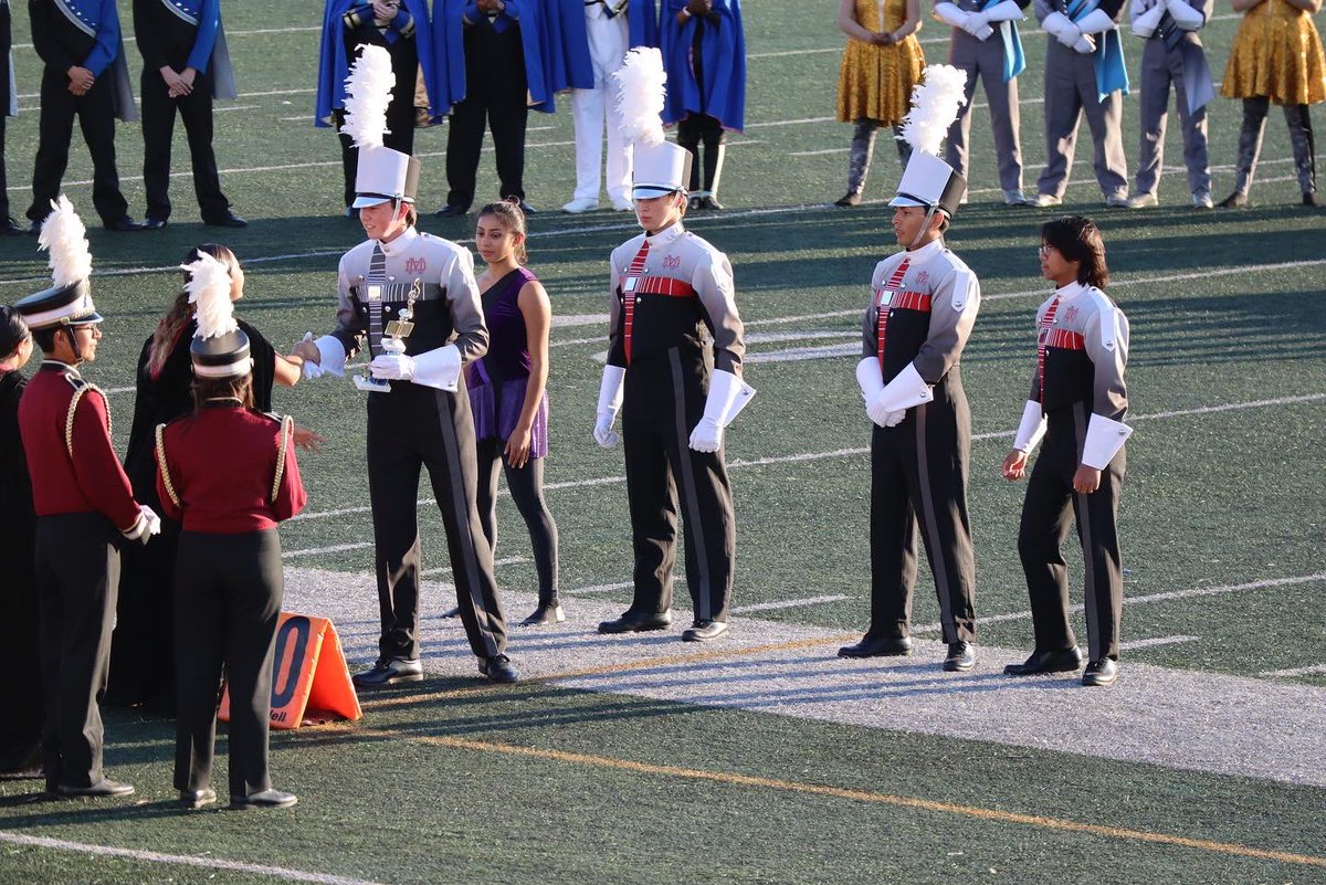 Materdeiband's tweet photo. #WeAreMD #HonorGloryLove #MaterDeiHighSchool #materdeimonarchs #instrumentalmusic #marchingband #materdeimarchingband #materdeiinstrumentalmusic #mdinstrumentalmusic #mdmarchingband https://t.co/6LCBNVFQEI