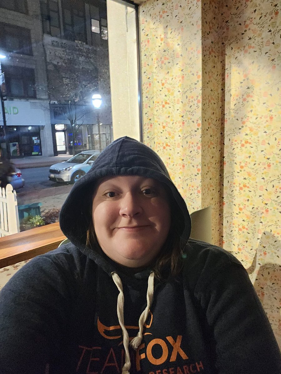 Someone remind me my hoodie is full of <a href="/TEAMFOX/">Team Fox</a> cash