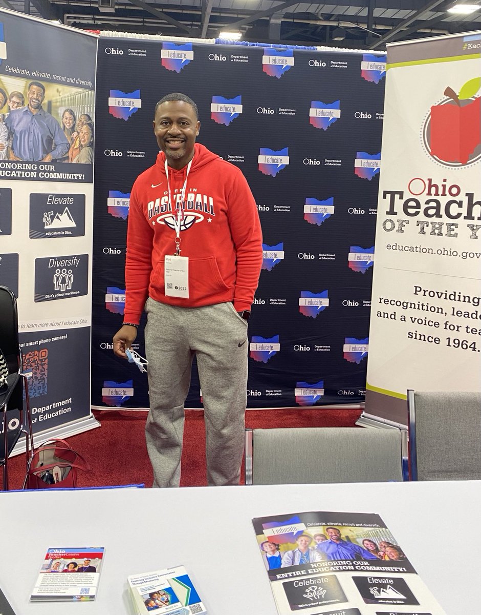 ChickerellaDee's tweet photo. National Teacher of the Year, Kurt Russell, was spotted at the OSBA’s #CapConference @OHschoolboards hanging out in the #IeducateOhio booth! Swing by tomorrow #231! @OHEducation #OhioLovesTeachers @OHschoolboards https://t.co/A44rAMohEC