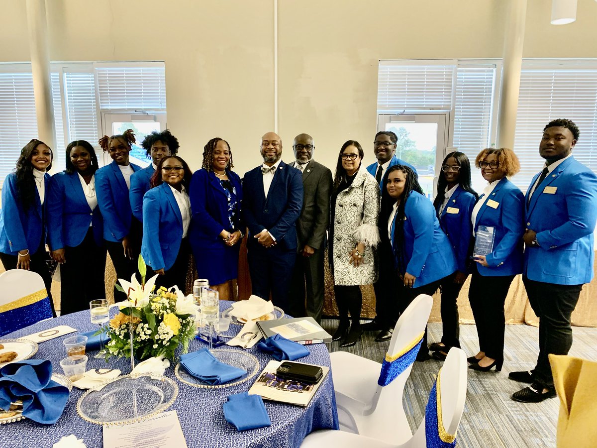 SchoolGenetics's tweet photo. I had the honor to serve as keynote speaker for the 17th Annual Teacher Education Induction Program at THE Fort Valley State University.

The ten Inductees were quite impressive. I am proud to see that my alma mater and the future of education are in good hands. https://t.co/sZjy1qtwNI