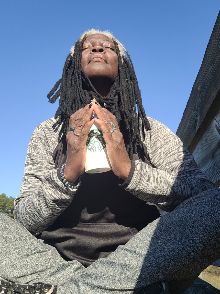 iamvaljones's tweet image. EYE didn&apos;t 
Backslide
EYE
Slid back
To MY happy
Just BEing 
Me
✨️

#haikubitch
#iamvaljones 
#daoracleparables 
#dailyreceipts 
#naturallydope
#DaO
✌🏿
💗
🌿