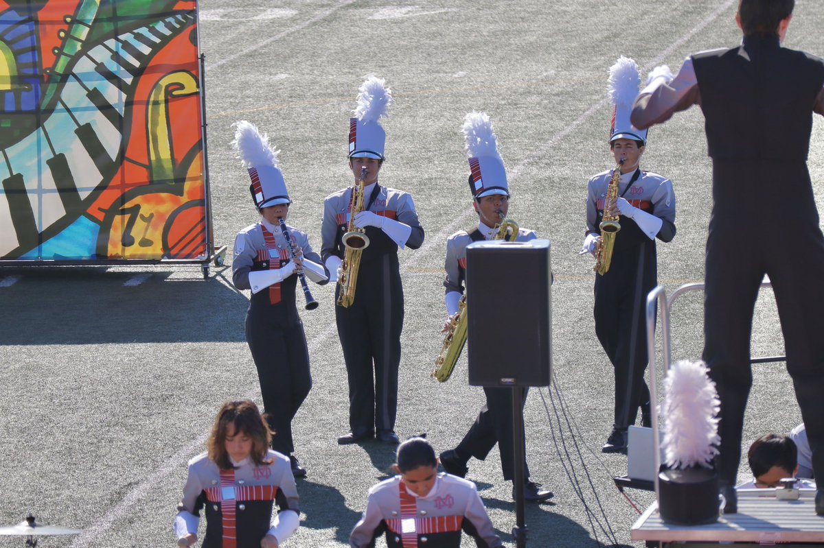 Materdeiband's tweet photo. #WeAreMD #HonorGloryLove #MaterDeiHighSchool #materdeimonarchs #instrumentalmusic #marchingband #materdeimarchingband #materdeiinstrumentalmusic #mdinstrumentalmusic #mdmarchingband https://t.co/snLXu3rPF4
