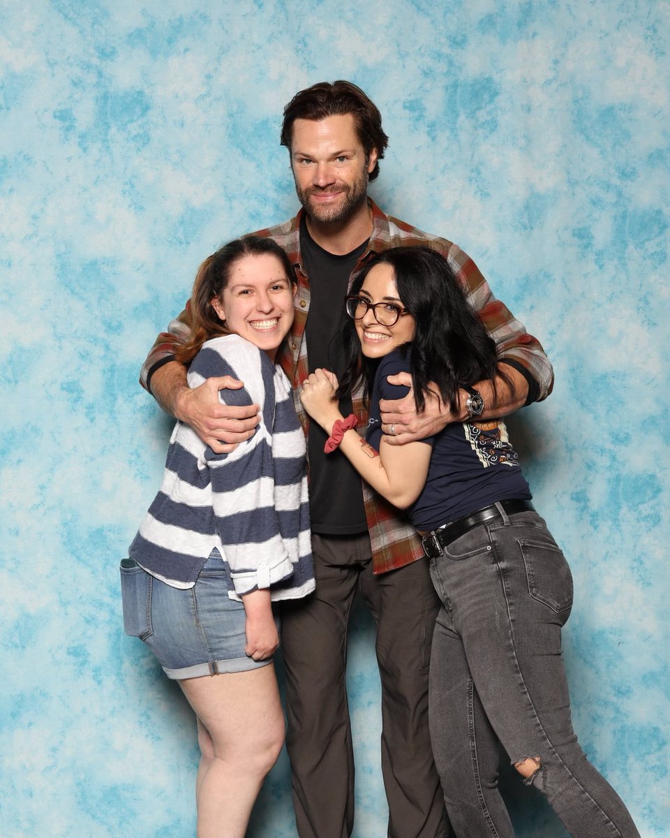 nikki_inde's tweet photo. Can someone tell me how itโs already been a week since #Walkercon at RICC?!?! Missing this weekend and these faces a bunch ๐ฅน๐๐ https://t.co/avGAUiigxI