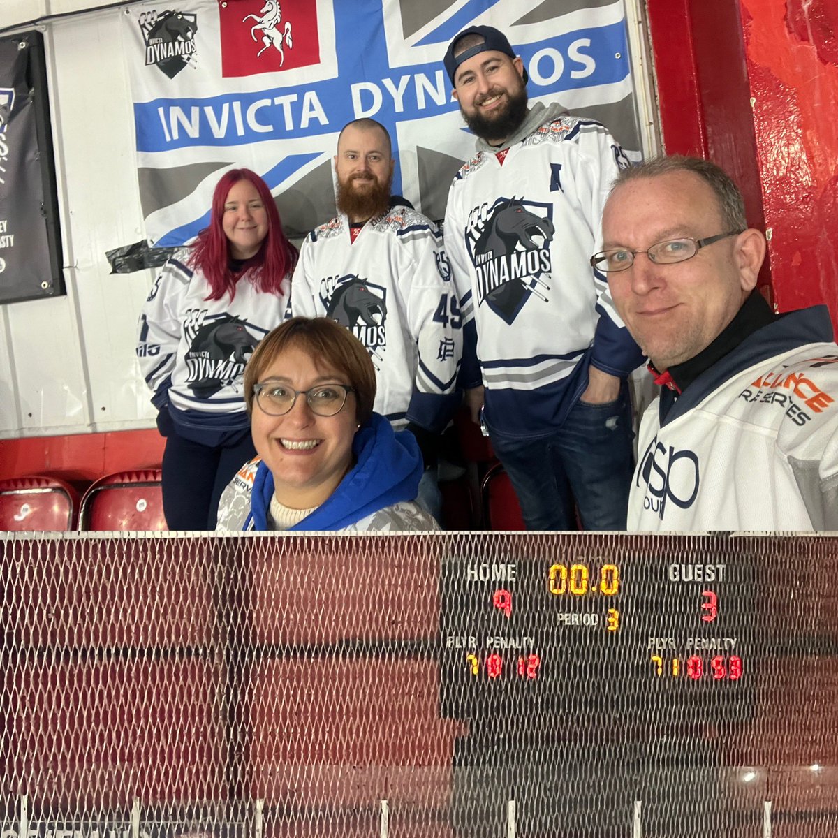 FarrantNick's tweet photo. Great result and happy @InvictaDynamos fans😁 superb performance from every player, chasing every puck and every man.
#LetsGoDynamos https://t.co/i1oWOJK92U