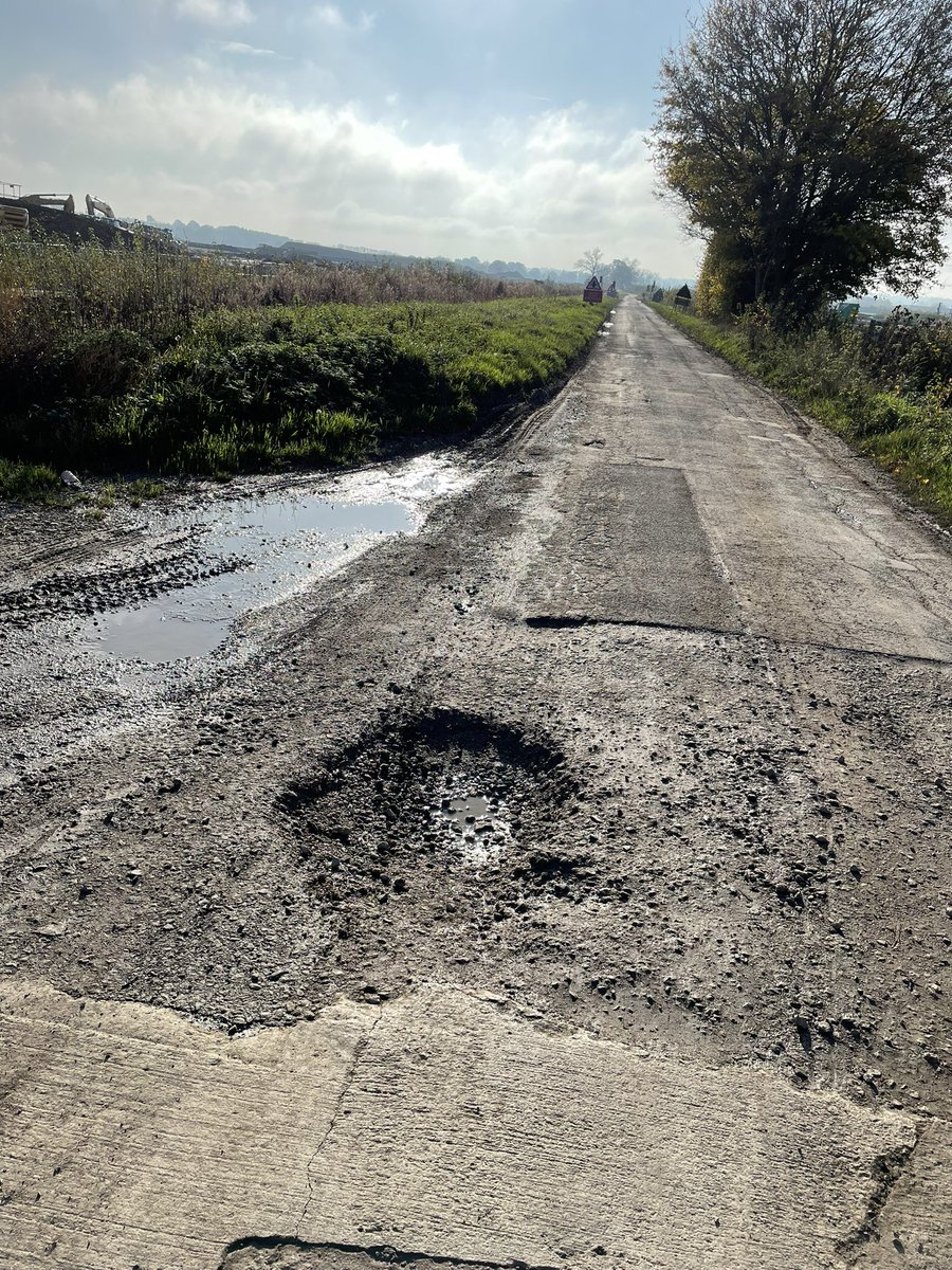 Can anyone explain to me why HS2 have this quality of internal roads for their pickups to trundle up and down usually with just one person in.
While the rest of us have to ride/drive on this SH1T……caused by their vehicles……